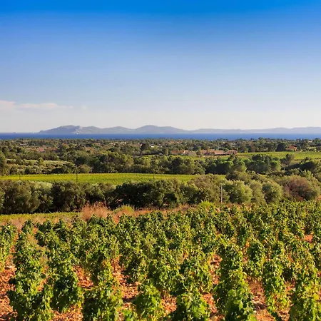 Вилла Mazet Olbia Climatise Pour 4 Personnes, Avec Piscine Collective A La Londe-les-maures *