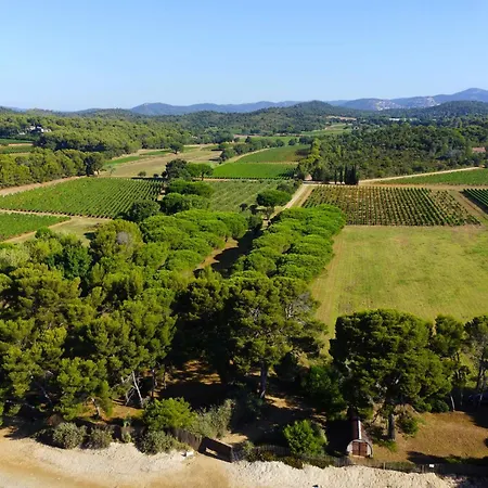 Вилла Mazet Olbia Climatise Pour 4 Personnes, Avec Piscine Collective A La Londe-les-maures Ла-Лонд-ле-Мор