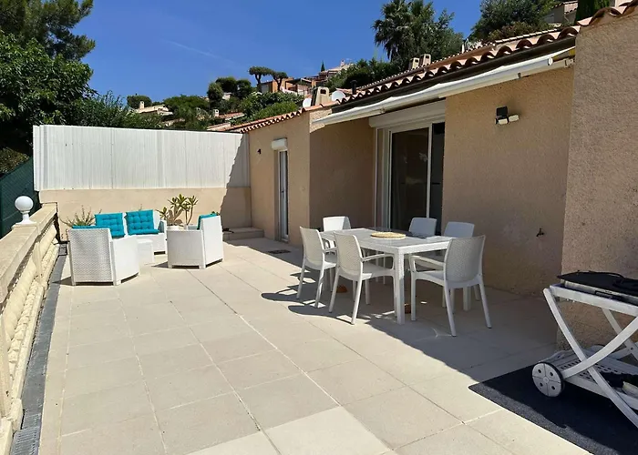 Вилла Mazet Olbia Climatise Pour 4 Personnes, Avec Piscine Collective A La Londe-les-maures *