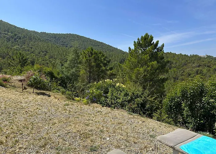 Mazet Olbia Climatise Pour 4 Personnes, Avec Piscine Collective A La Londe-les-maures * Ла-Лонд-ле-Мор