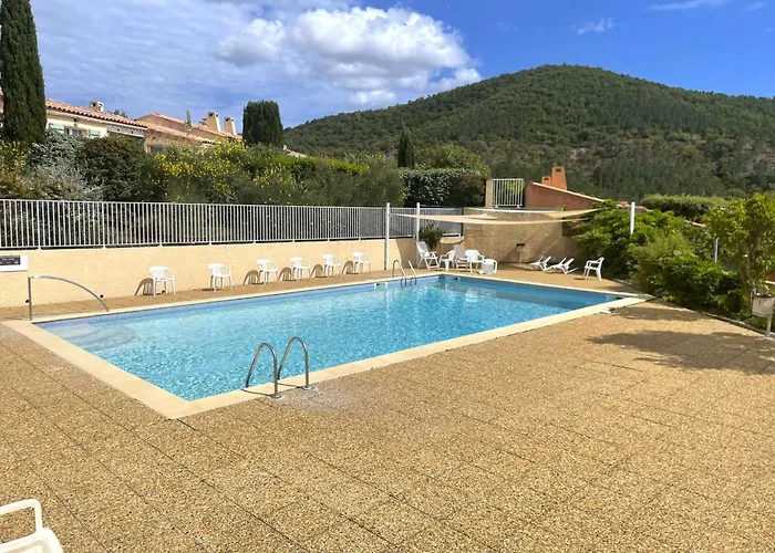 Вилла Mazet Olbia Climatise Pour 4 Personnes, Avec Piscine Collective A La Londe-les-maures *