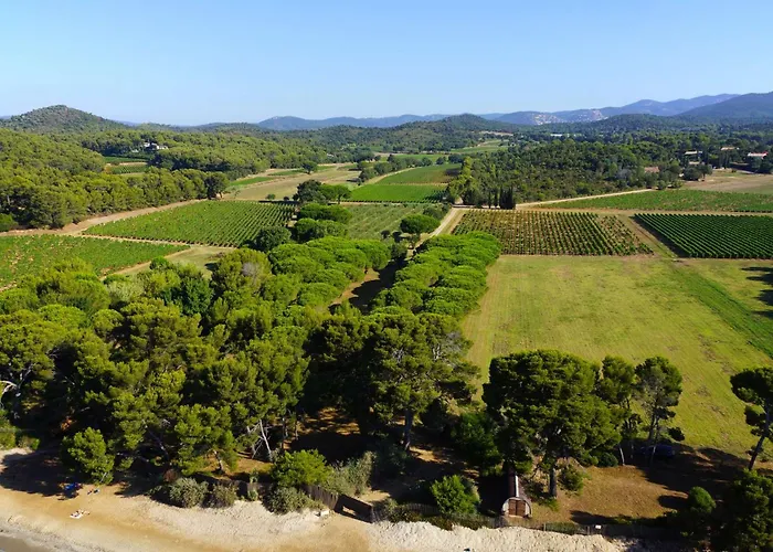 Вилла Mazet Olbia Climatise Pour 4 Personnes, Avec Piscine Collective A La Londe-les-maures Ла-Лонд-ле-Мор